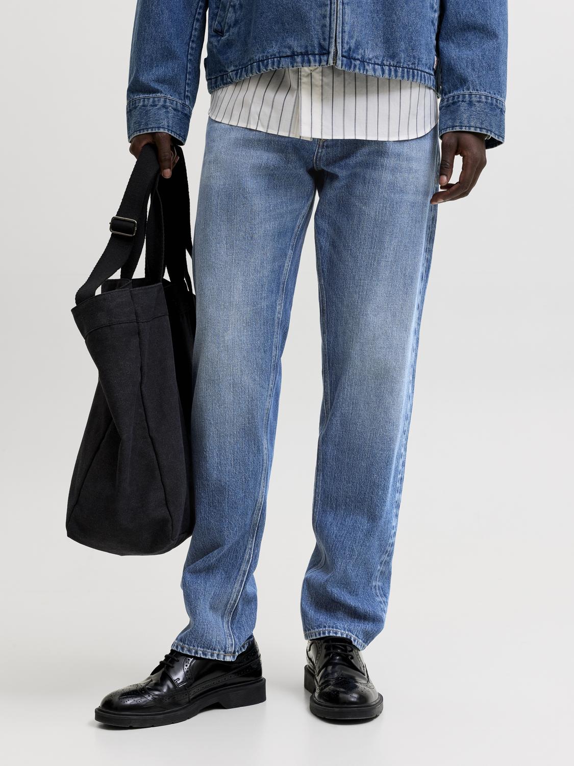 model_shot-front